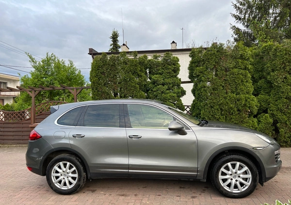 Porsche Cayenne cena 54999 przebieg: 230000, rok produkcji 2011 z Łódź małe 137